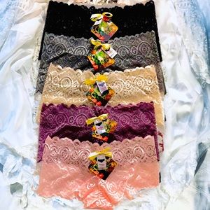 Flattering Lace Boy Shorts, light pallet Fantastic